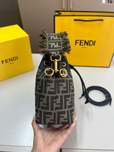 Load image into Gallery viewer, Fendi Mon Tresor mini bucket bag