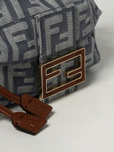 Load image into Gallery viewer, Fendi Mamma Baguette small bag