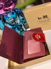Load image into Gallery viewer, Coach medium wallet - Plain