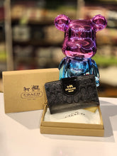 Load image into Gallery viewer, Coach medium wallet - Plain