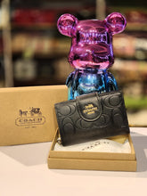 Load image into Gallery viewer, Coach medium wallet - Plain