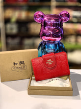 Load image into Gallery viewer, Coach medium wallet - Plain