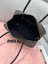 Load image into Gallery viewer, Miu Miu Beau shoulder bag