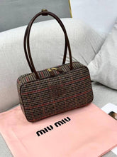 Load image into Gallery viewer, Miu Miu Beau shoulder bag