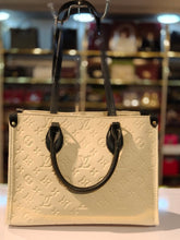 Load image into Gallery viewer, Louis Vuitton Hawaii OnTheGo GM tote bag